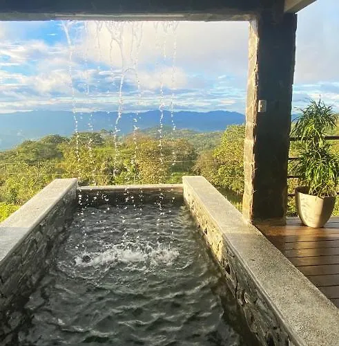 Campo de lujo Kintiri Glamping 5*