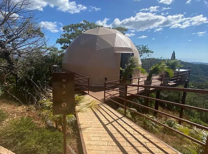 Kintiri Glamping Campo de lujo 5*
