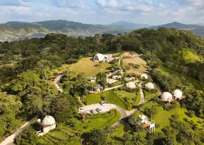 Campo de lujo Kintiri Glamping 5*